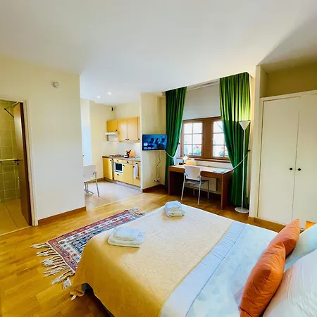 - Au Vieux Palais Apartahotel