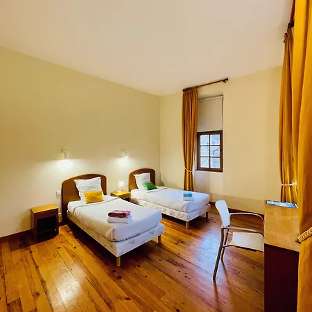 - Au Vieux Palais Apartahotel