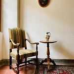 - Au Vieux Palais 3* اسباليون