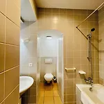 - Au Vieux Palais اسباليون