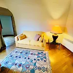 - Au Vieux Palais اسباليون