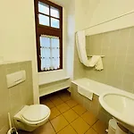 - Au Vieux Palais