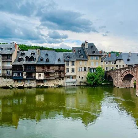 - Au Vieux Palais Апарт-отель