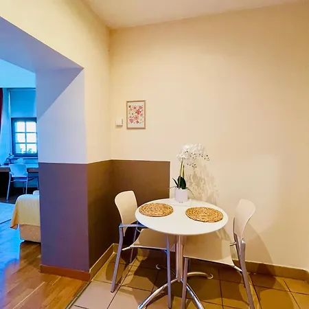 - Au Vieux Palais *