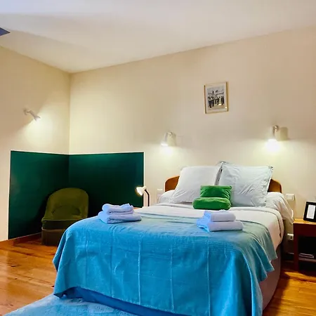 - Au Vieux Palais Апарт-отель