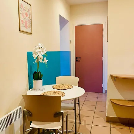 - Au Vieux Palais Апарт-отель Эспальон