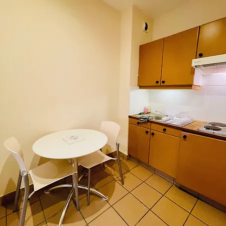 - Au Vieux Palais 3* Эспальон