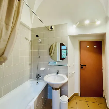 - Au Vieux Palais Апарт-отель 3*