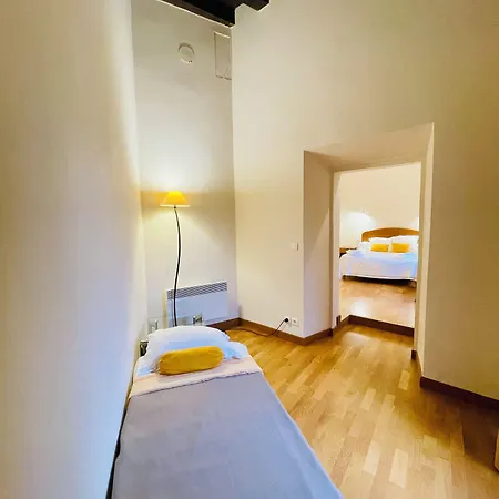 - Au Vieux Palais Апарт-отель Эспальон