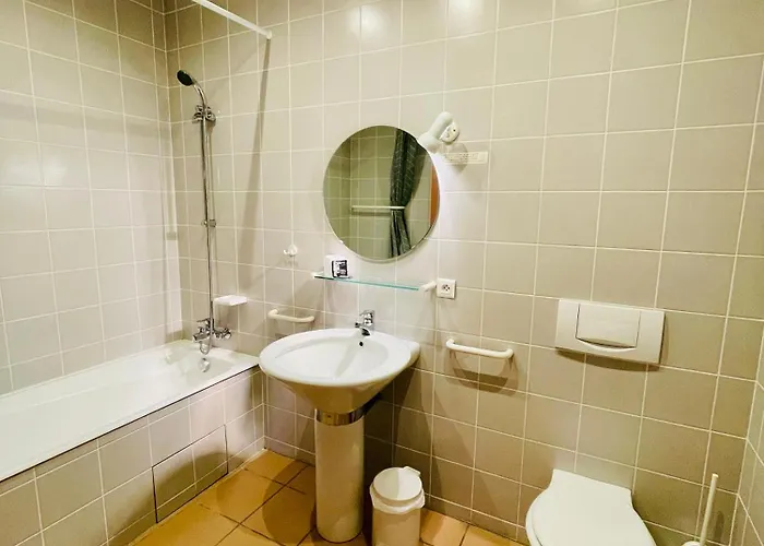 - Au Vieux Palais Aparthotel